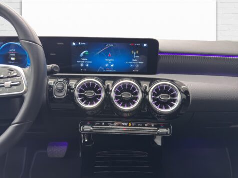 Mercedes-Benz – A 250 e Progressive