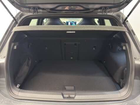 VW – Golf VIII 1.5 eTSI R-Line DSG