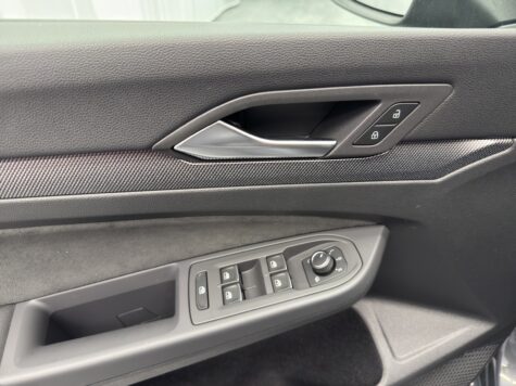 VW – Golf VIII 1.5 eTSI R-Line DSG