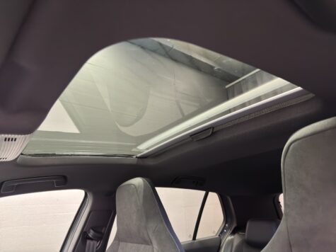 VW – Golf VIII 1.5 eTSI R-Line DSG