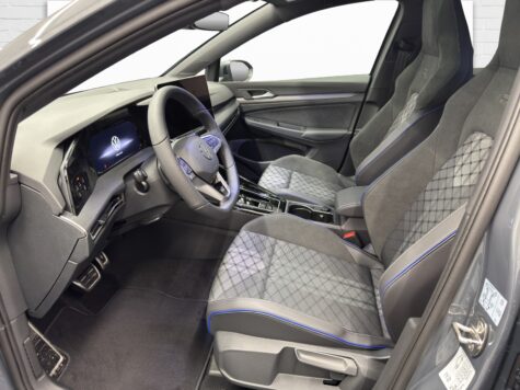 VW – Golf VIII 1.5 eTSI R-Line DSG