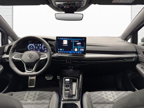 VW – Golf VIII 1.5 eTSI R-Line DSG