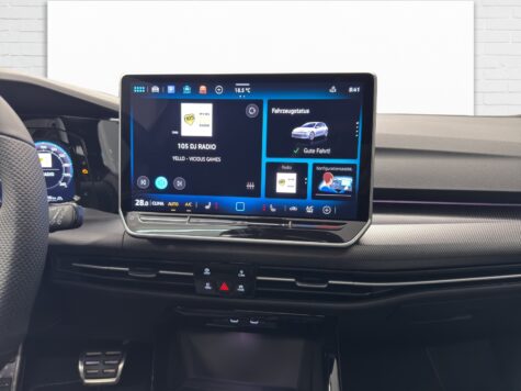 VW – Golf VIII 1.5 eTSI R-Line DSG