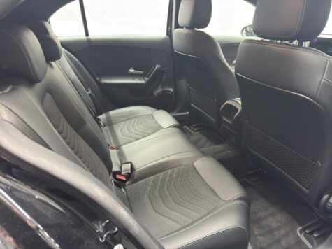 Mercedes-Benz – A 250 Progressive 4Matic