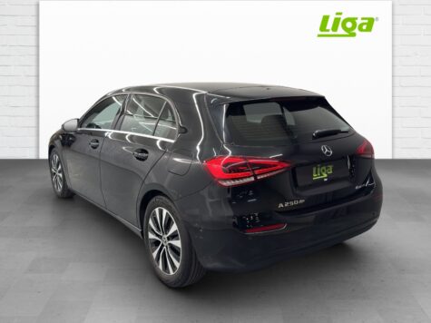 Mercedes-Benz – A 250 Progressive 4Matic