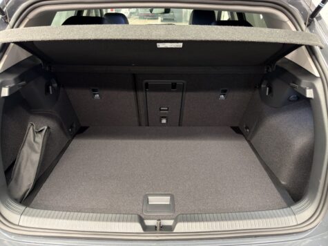 VW – Golf VIII 1.5 eTSI United DSG