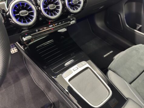 Mercedes-Benz – A 200 AMG Line