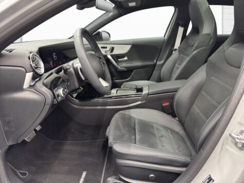 Mercedes-Benz – A 200 AMG Line