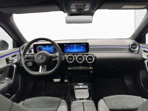 Mercedes-Benz – A 200 AMG Line