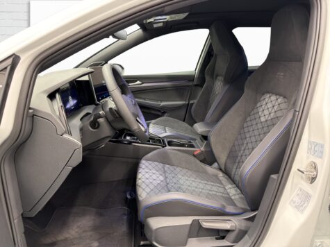 VW – Golf VIII Variant 1.5 eTSI R-Line DSG