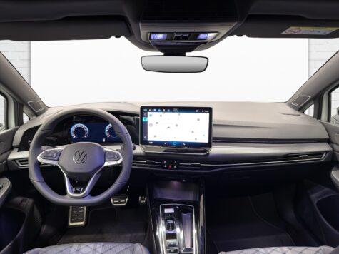 VW – Golf VIII Variant 1.5 eTSI R-Line DSG