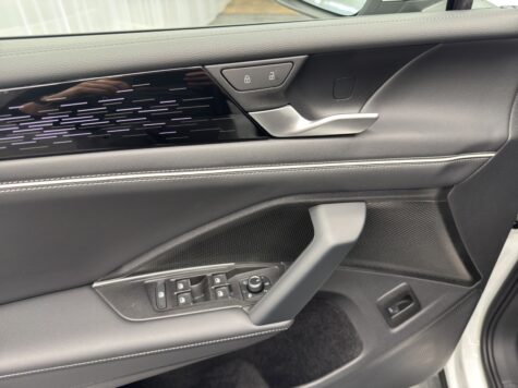 VW – Tiguan 2.0 TDI SCR Elegance DSG 4motion