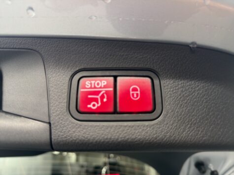 Mercedes-Benz – GLA 200 Progressive Line Night Star