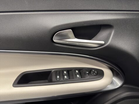 Fiat – 600 1.2 Hybrid La Prima