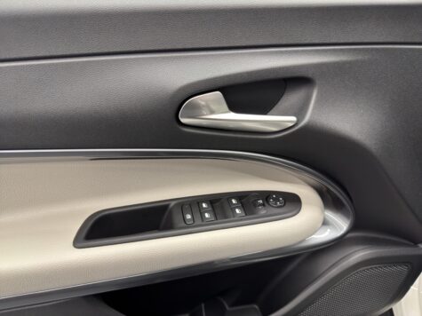 Fiat – 600 1.2 Hybrid La Prima