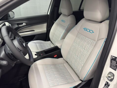 Fiat – 600 1.2 Hybrid La Prima