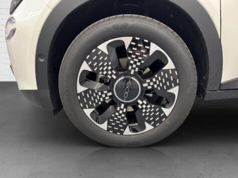 Fiat – 600 1.2 Hybrid La Prima