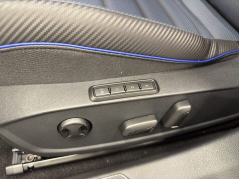 VW – Golf VIII 2.0 TSI R DSG 4motion