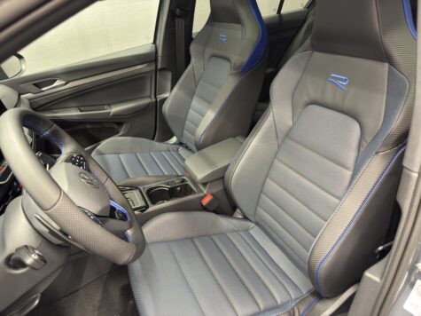 VW – Golf VIII 2.0 TSI R DSG 4motion