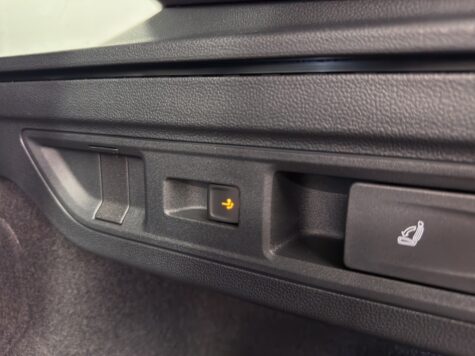 VW – Passat Variant 2.0 TDI R-Line DSG