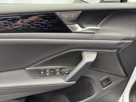 VW – Tiguan 2.0 TDI SCR Elegance DSG 4motion