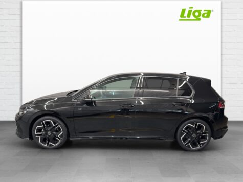 VW – Golf VIII 1.5 eTSI R-Line DSG