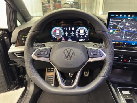 VW – Golf VIII 1.5 eTSI R-Line DSG