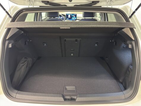 VW – Golf VIII 1.5 eTSI United DSG