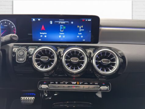 Mercedes-Benz – A 250 AMG Line 4Matic