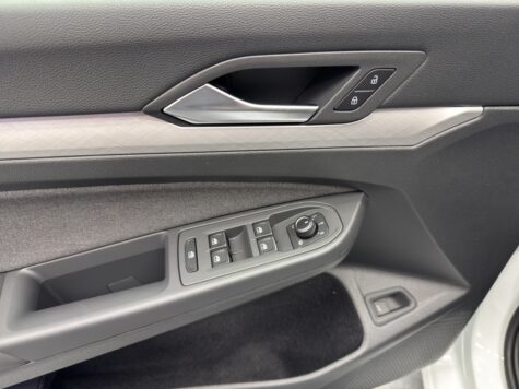 VW – Golf VIII Variant 2.0 TDI Life DSG