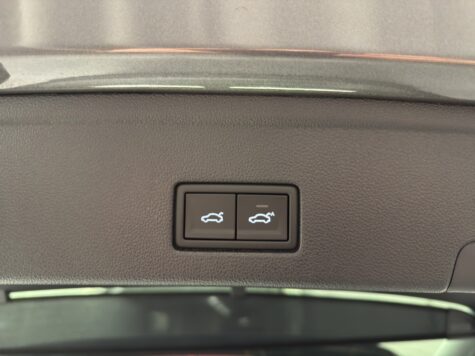 VW – Touareg 3.0 V6 TDI 286 R-Line Final Edition