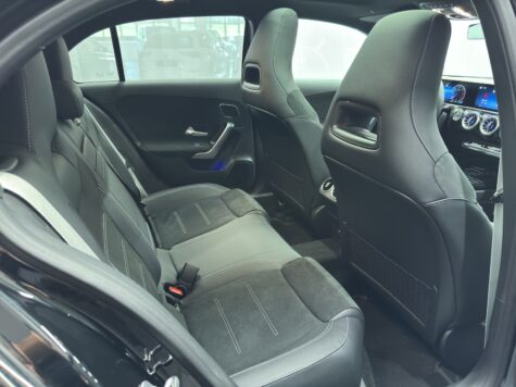 Mercedes-Benz – A 220 d AMG Line