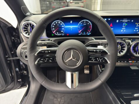 Mercedes-Benz – A 220 d AMG Line