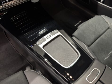 Mercedes-Benz – A 220 d AMG Line