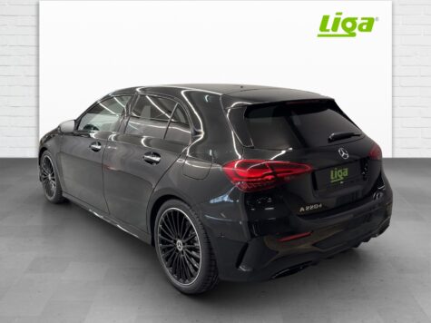 Mercedes-Benz – A 220 d AMG Line