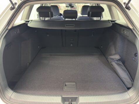 VW – Golf VIII Variant 2.0 TDI Life DSG