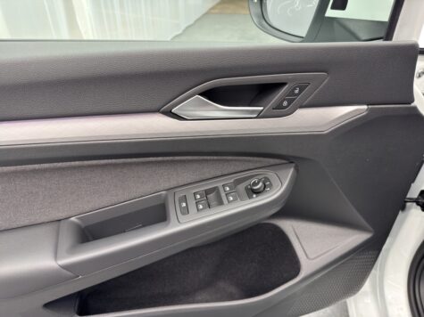 VW – Golf VIII Variant 2.0 TDI Life DSG