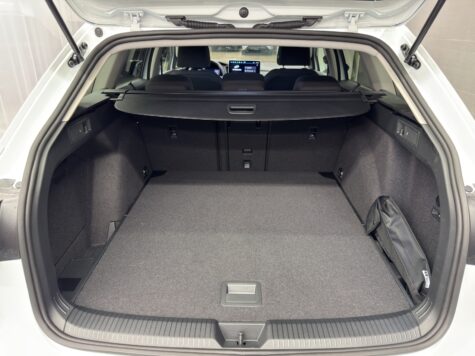 VW – Golf VIII Variant 1.5 eTSI Life DSG