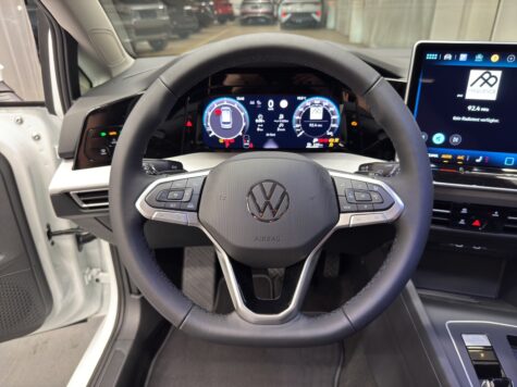 VW – Golf VIII Variant 1.5 eTSI Life DSG