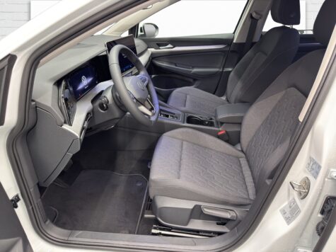 VW – Golf VIII Variant 1.5 eTSI Life DSG