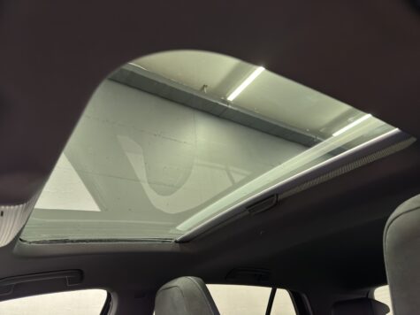 VW – Golf VIII 1.5 eTSI R-Line DSG