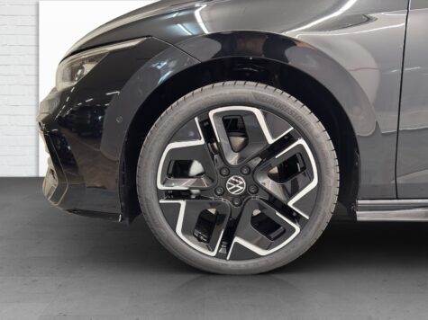 VW – Golf VIII 1.5 eTSI R-Line DSG