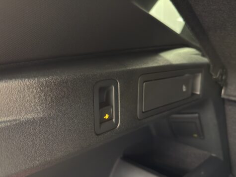 VW – Tiguan 2.0 TSI R-Line Plus DSG 4motion