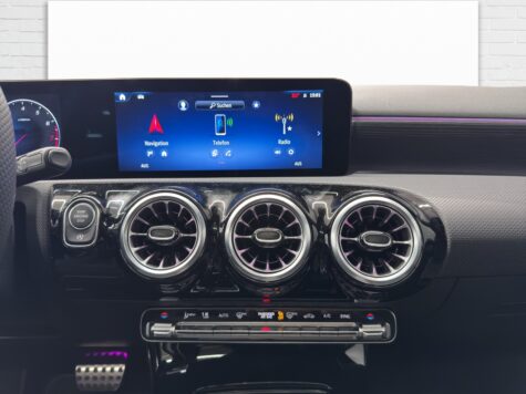 Mercedes-Benz – A 250 AMG Line 4Matic