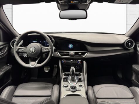 Alfa Romeo – Giulia 2.0 Q4 Veloce