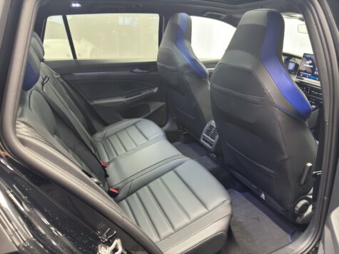 VW – Golf VIII Variant 2.0 TSI R DSG 4motion