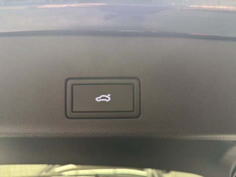 VW – Golf VIII Variant 2.0 TSI R DSG 4motion