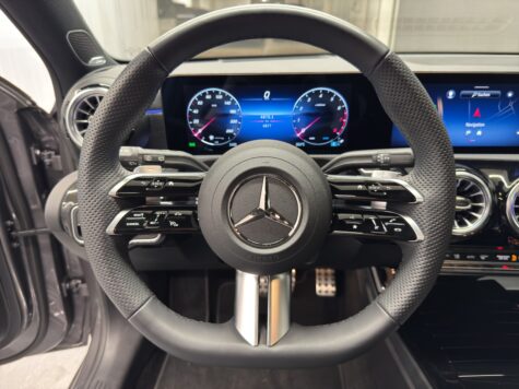 Mercedes-Benz – A 250 AMG Line 4Matic