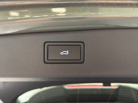 VW – Tiguan 2.0 TSI R-Line Plus DSG 4motion