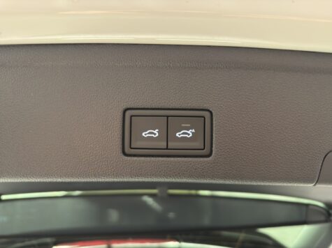 VW – Touareg 3.0 V6 TSI R-Line